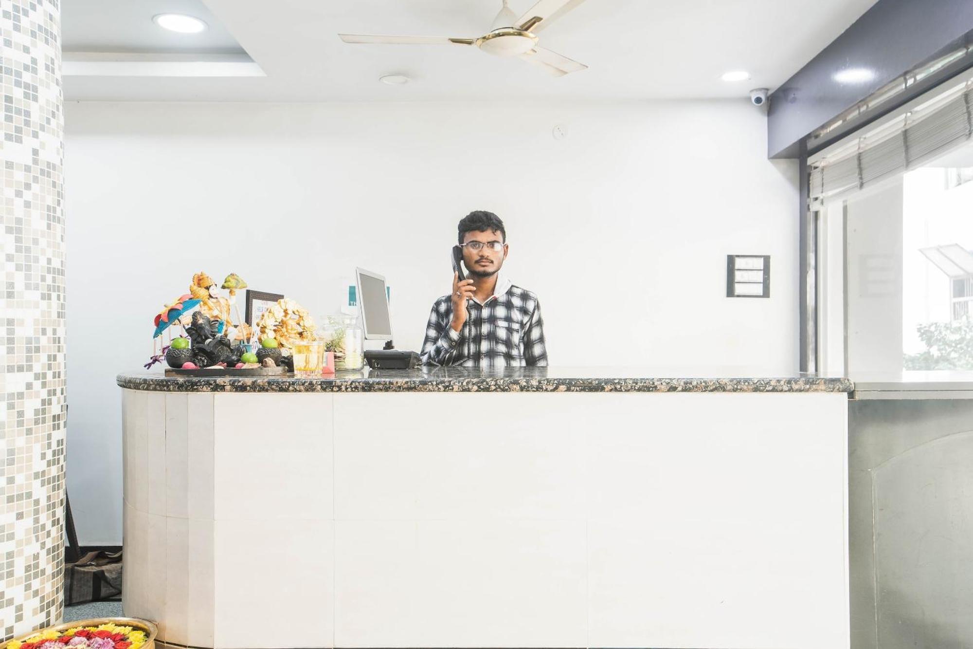 Capital O Aditya Grand Guntur Bagian luar foto