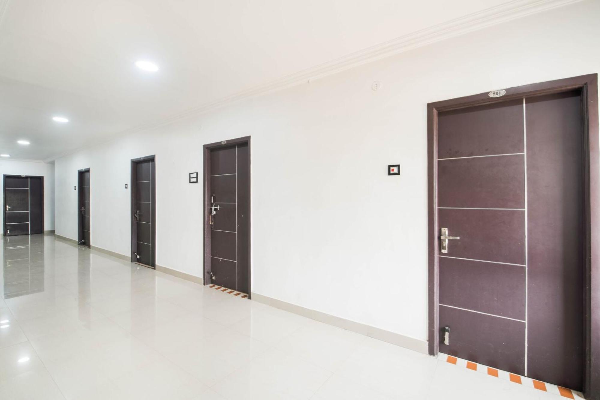 Capital O Aditya Grand Guntur Bagian luar foto